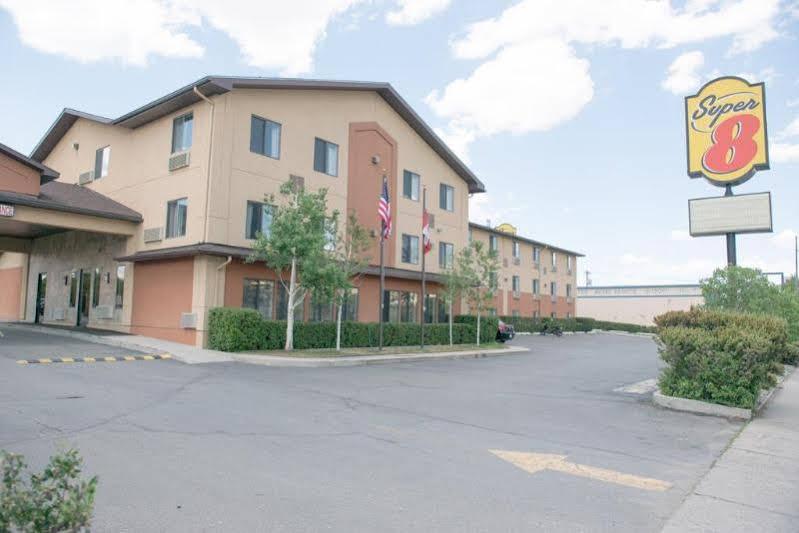 Super 8 by Wyndham Butte MT Motel Eksteriør bilde